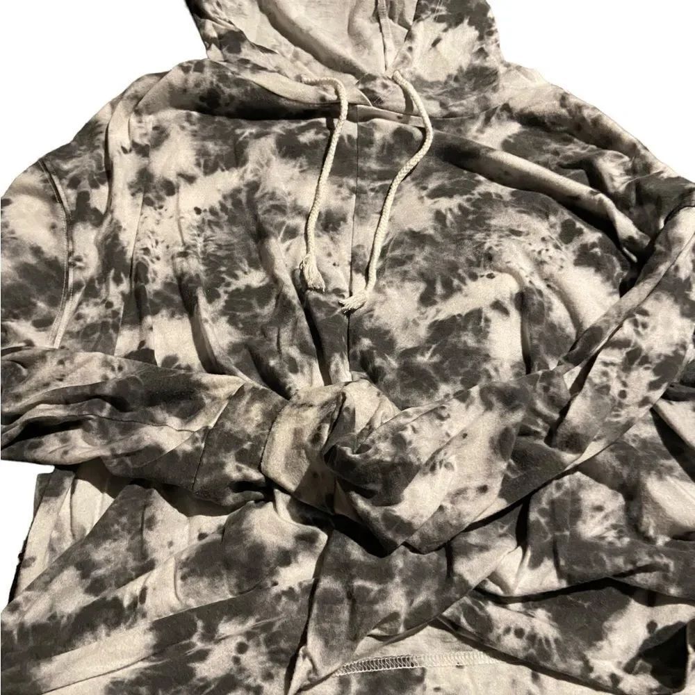 Flirtituve active super soft hoodie size medium excellent condition